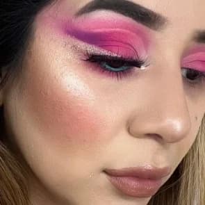 Логотип Makeup Artist Kay Beauty