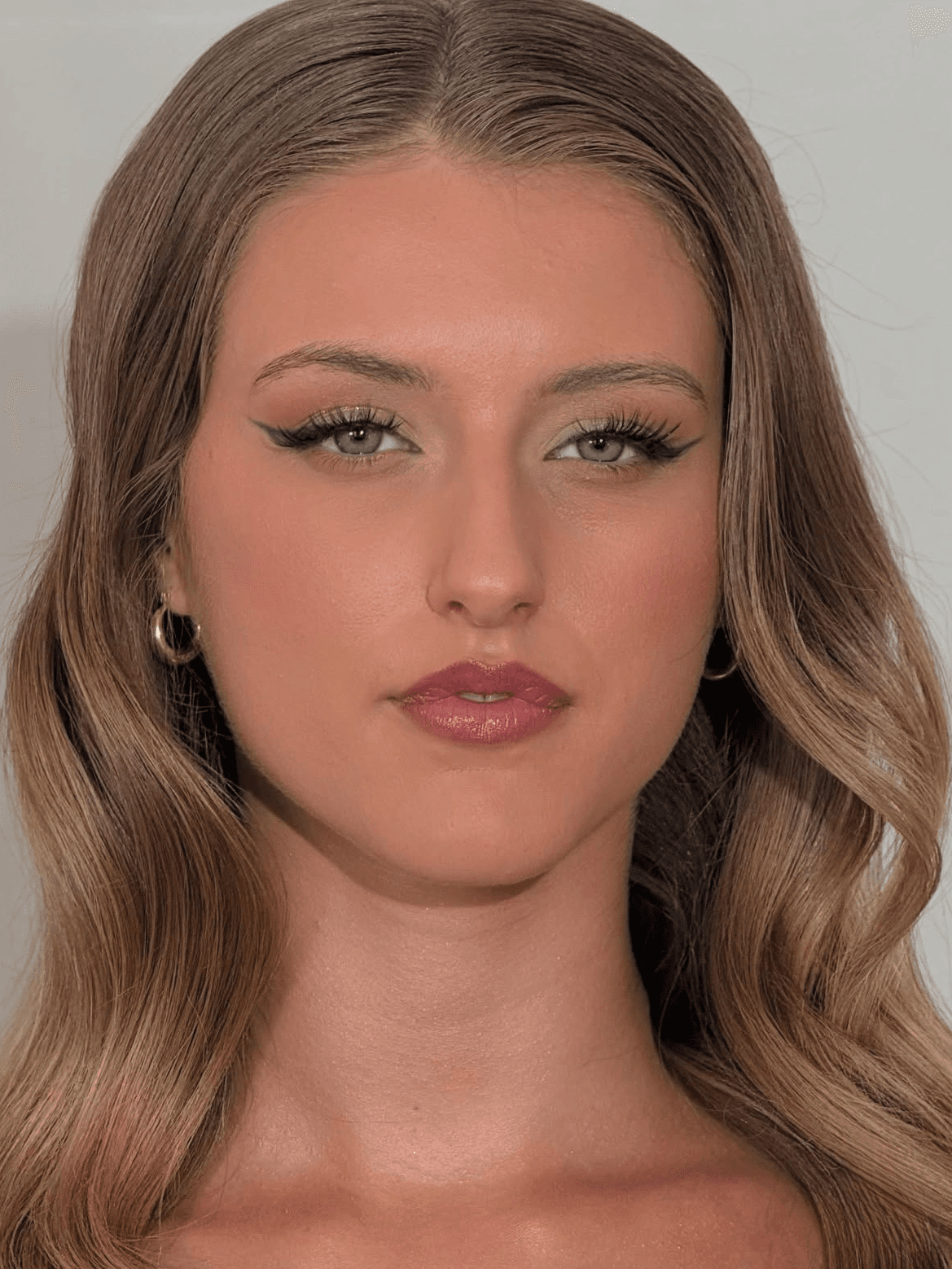 Makeup and Hair Artist -4